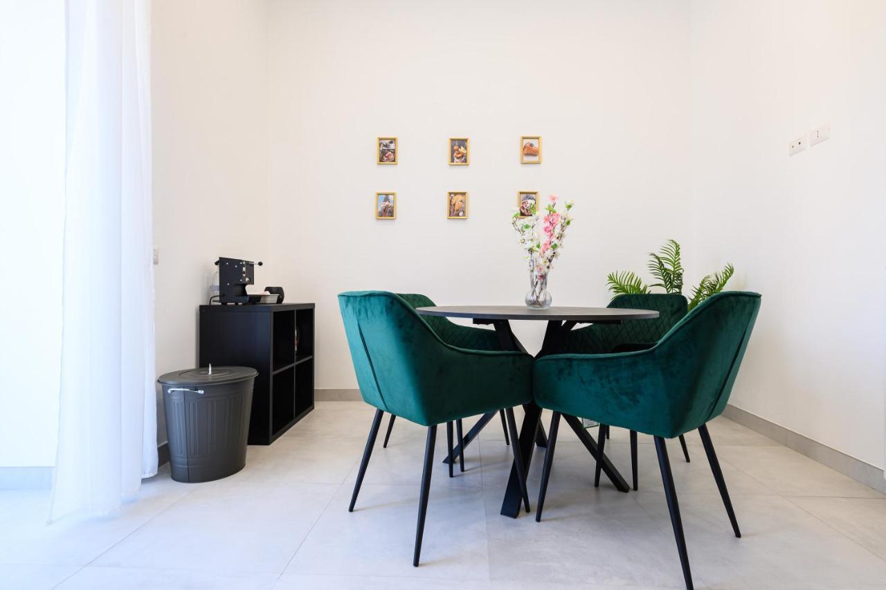Magical Botanic-Charming Apartment 那不勒斯 外观 照片